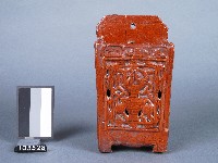 赤釉寶瓶紋箸籠藏品圖，第2張