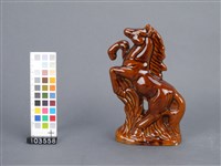 赤釉磁馬藏品圖，第1張