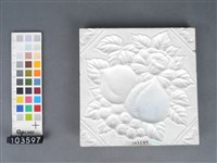 彩繪花卉果實紋浮雕磁磚藏品圖，第2張