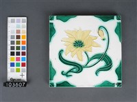 黃綠彩花卉紋磁磚藏品圖，第1張