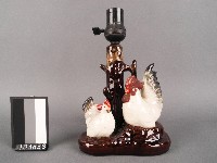 赤釉公雞瓷製檯燈座藏品圖，第1張