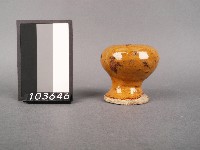 褐釉油燈藏品圖，第1張
