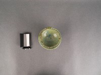 綠釉油燈藏品圖，第2張