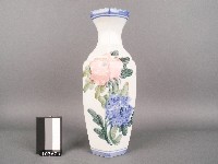 彩繪花卉紋六角瓶藏品圖，第1張
