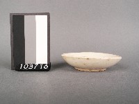 紅藍彩花卉紋碟藏品圖，第2張