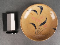 紅藍彩花卉紋盤藏品圖，第1張