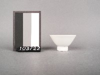 紅綠彩花卉紋杯藏品圖，第2張