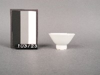 紅綠彩花卉紋杯藏品圖，第2張