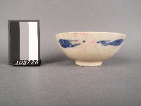 紅藍彩花卉紋碗藏品圖，第1張