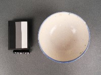 紅藍綠彩花卉葉紋碗藏品圖，第2張