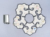 花果紋如意雲肩藏品圖，第1張