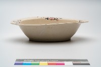 鶯歌手繪花卉腰子碗公藏品圖，第3張