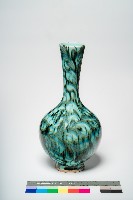 北投黑綠流釉牡丹瓶藏品圖，第1張