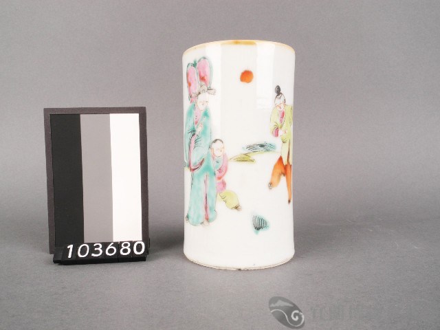 粉彩人物筆筒藏品圖，第1張