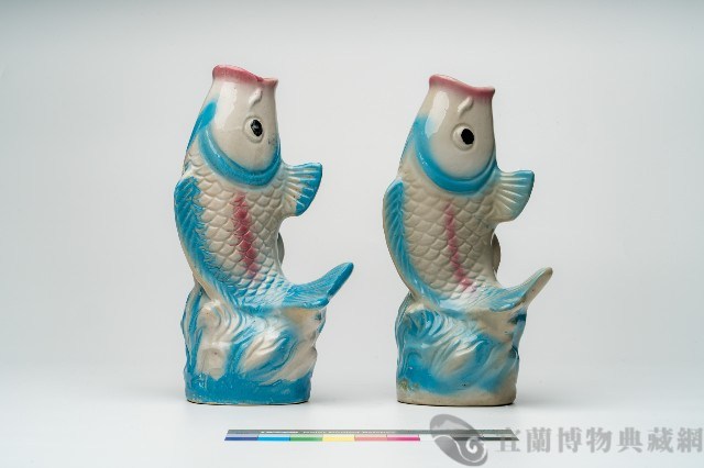 鶯歌魚形花瓶一對藏品圖，第1張