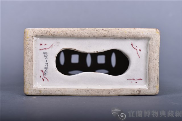 彩繪花蝶鳥紋枕藏品圖，第8張