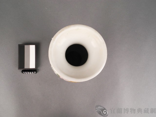 彩繪花鳥紋花瓶藏品圖，第2張