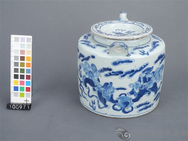 青花獅紋茶壺藏品圖，第3張