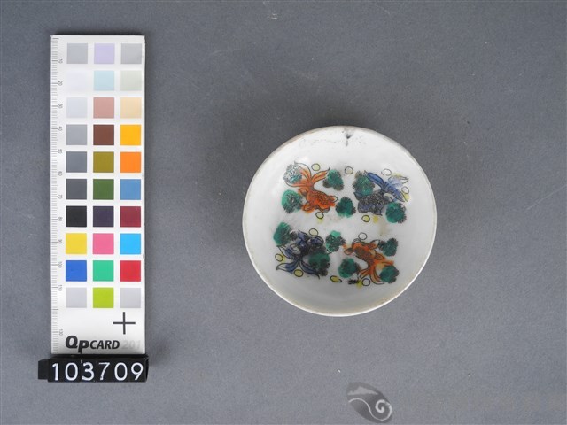 彩繪魚紋碟藏品圖，第1張