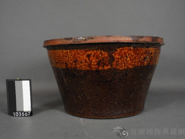 褐釉龍紋陶盆藏品圖，第1張