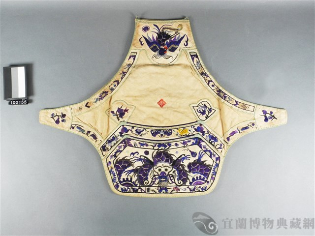 彩繡肚兜藏品圖，第1張