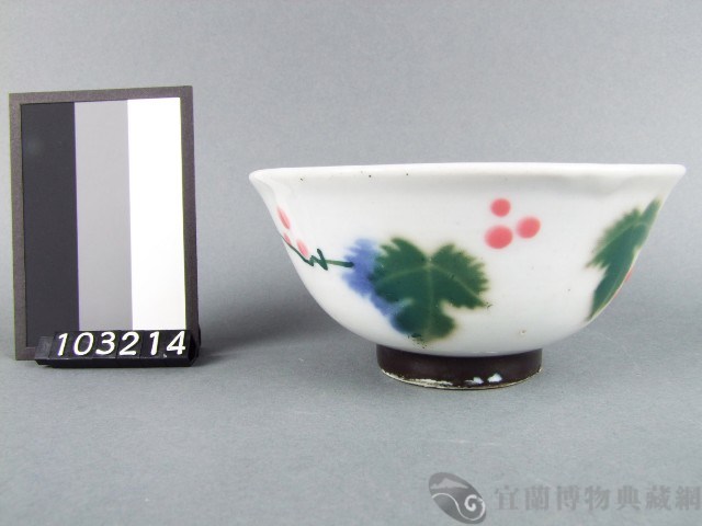 彩繪葡萄紋碗藏品圖，第1張