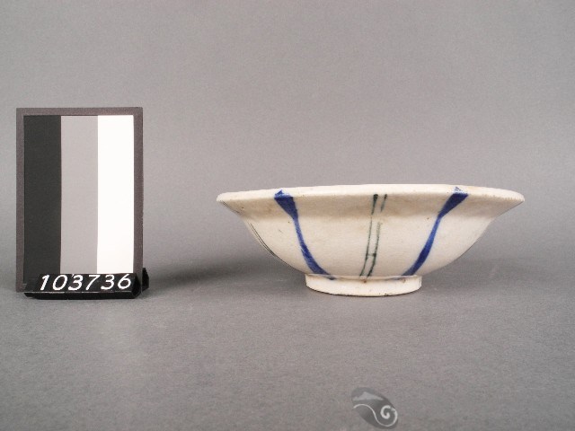 藍綠彩線紋碗藏品圖，第1張