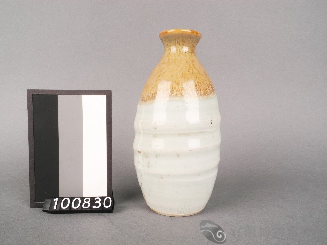 赤釉酒瓶藏品圖，第1張