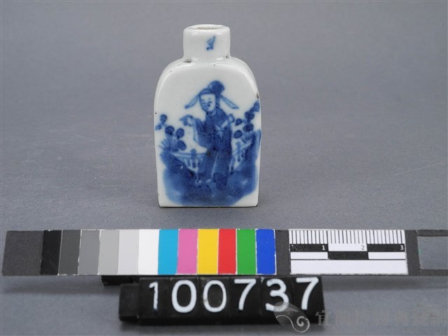青花人物鼻煙壺藏品圖，第1張