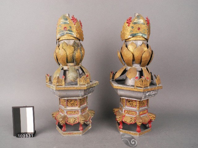 錫製蓮花座燭臺藏品圖，第1張