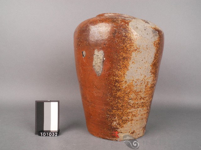 赤釉平頸壺藏品圖，第1張