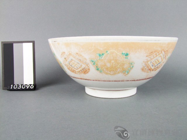 黃金釉彩繪花卉紋碗藏品圖，第1張