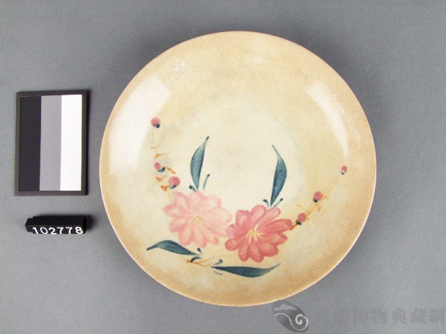 彩繪花卉紋盤藏品圖，第1張