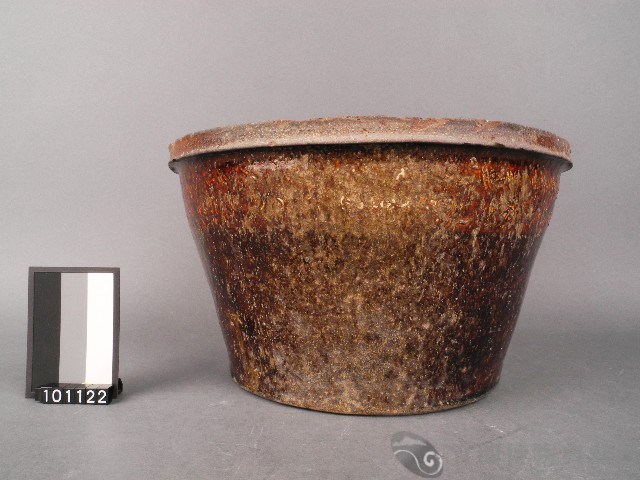 赤釉粥缸藏品圖，第1張