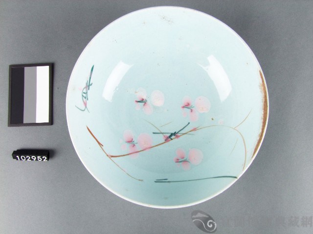 三彩花卉紋碗藏品圖，第1張