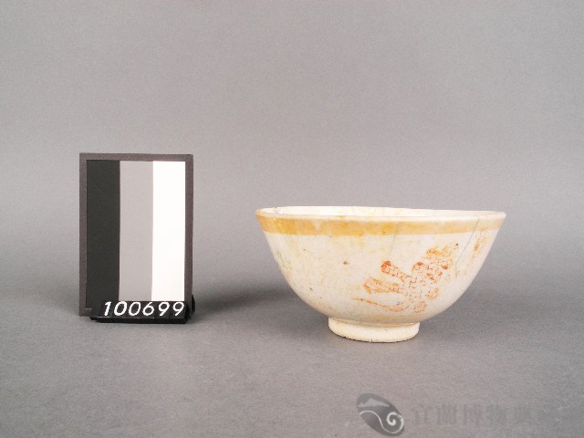 紅釉印花壽字碗藏品圖，第1張