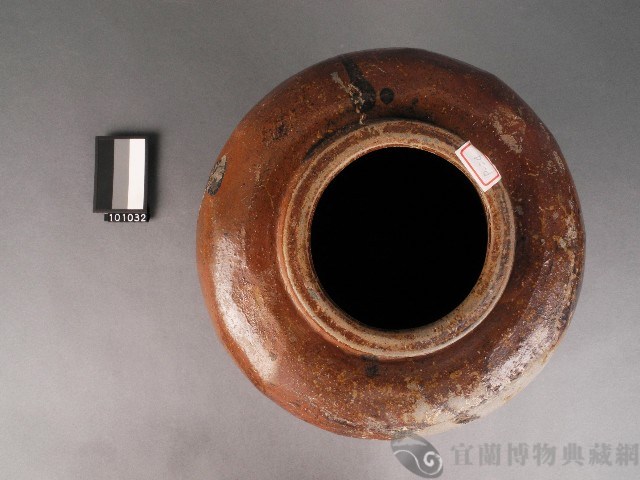 赤釉平頸壺藏品圖，第2張