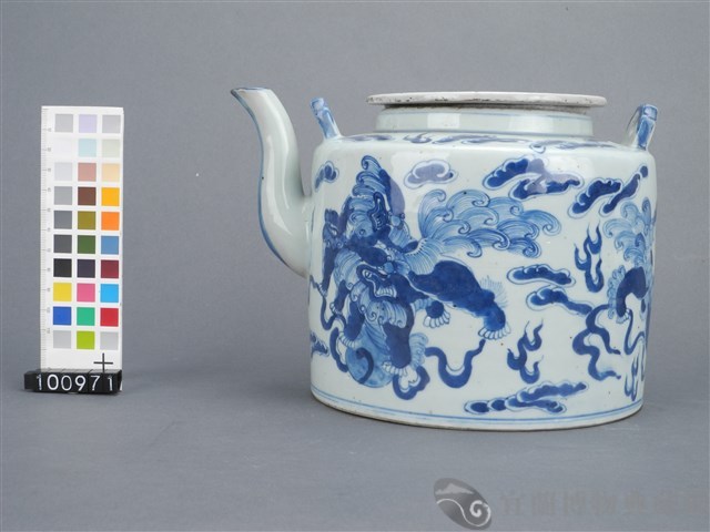 青花獅紋茶壺藏品圖，第2張