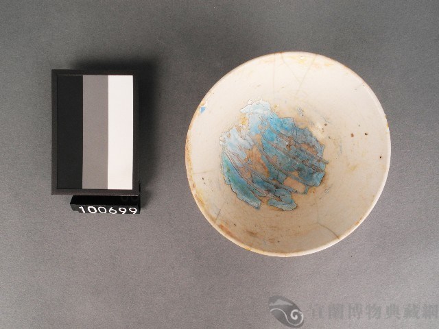 紅釉印花壽字碗藏品圖，第2張