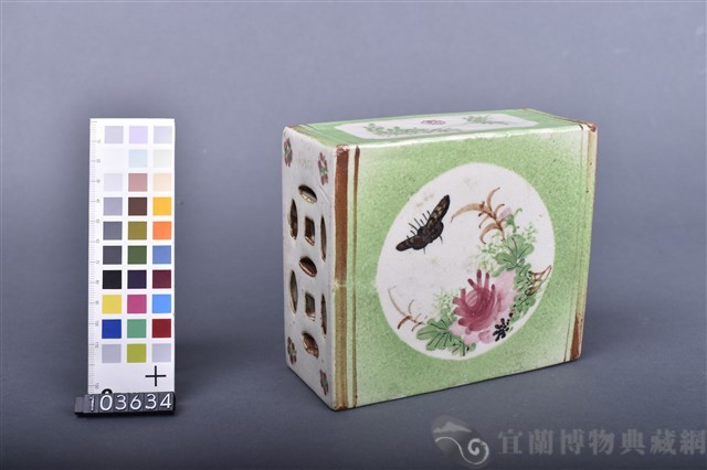 彩繪花蝶鳥紋枕藏品圖，第2張