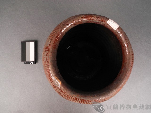 赤釉缸藏品圖，第2張