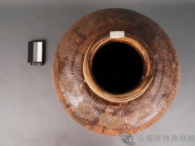 褐釉荔紋陶甕藏品圖，第2張