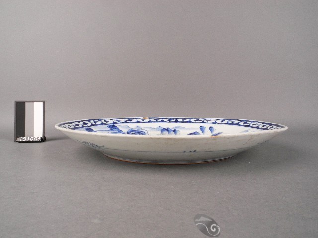 青花山水紋盤藏品圖，第2張
