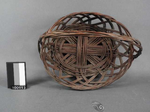 芒枝編提籃藏品圖，第2張