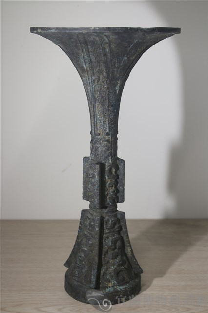 仿商饕餮紋觚藏品圖，第1張