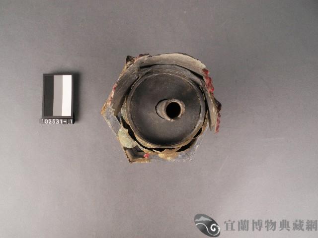 錫製蓮花座燭臺藏品圖，第2張