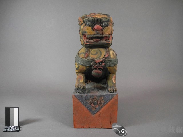 彩色木雕柱頭獅子藏品圖，第1張