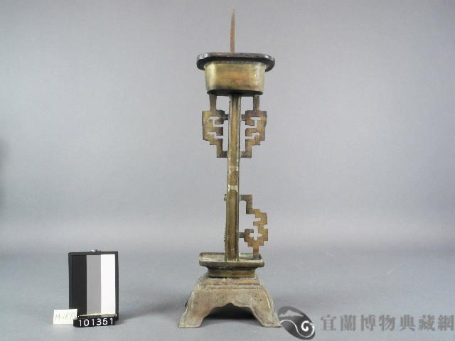 銅燭台藏品圖，第1張