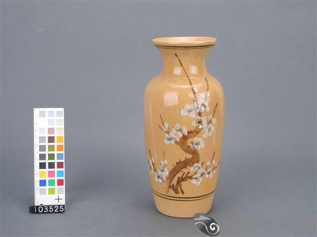 黃釉花卉紋花瓶藏品圖，第1張