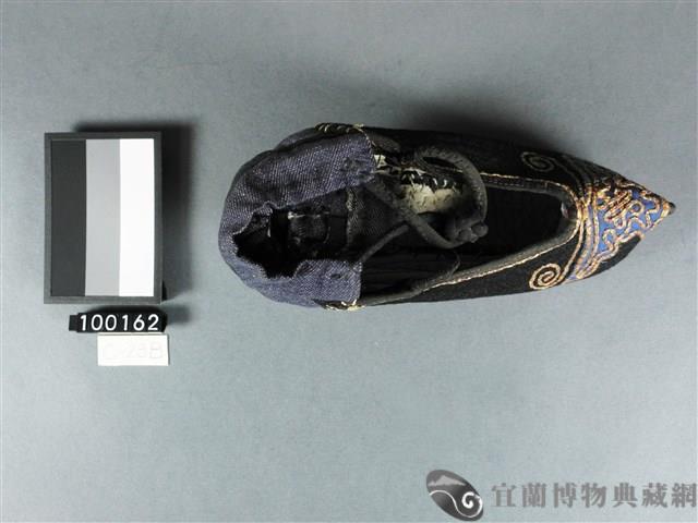 彩繡鞋藏品圖，第1張